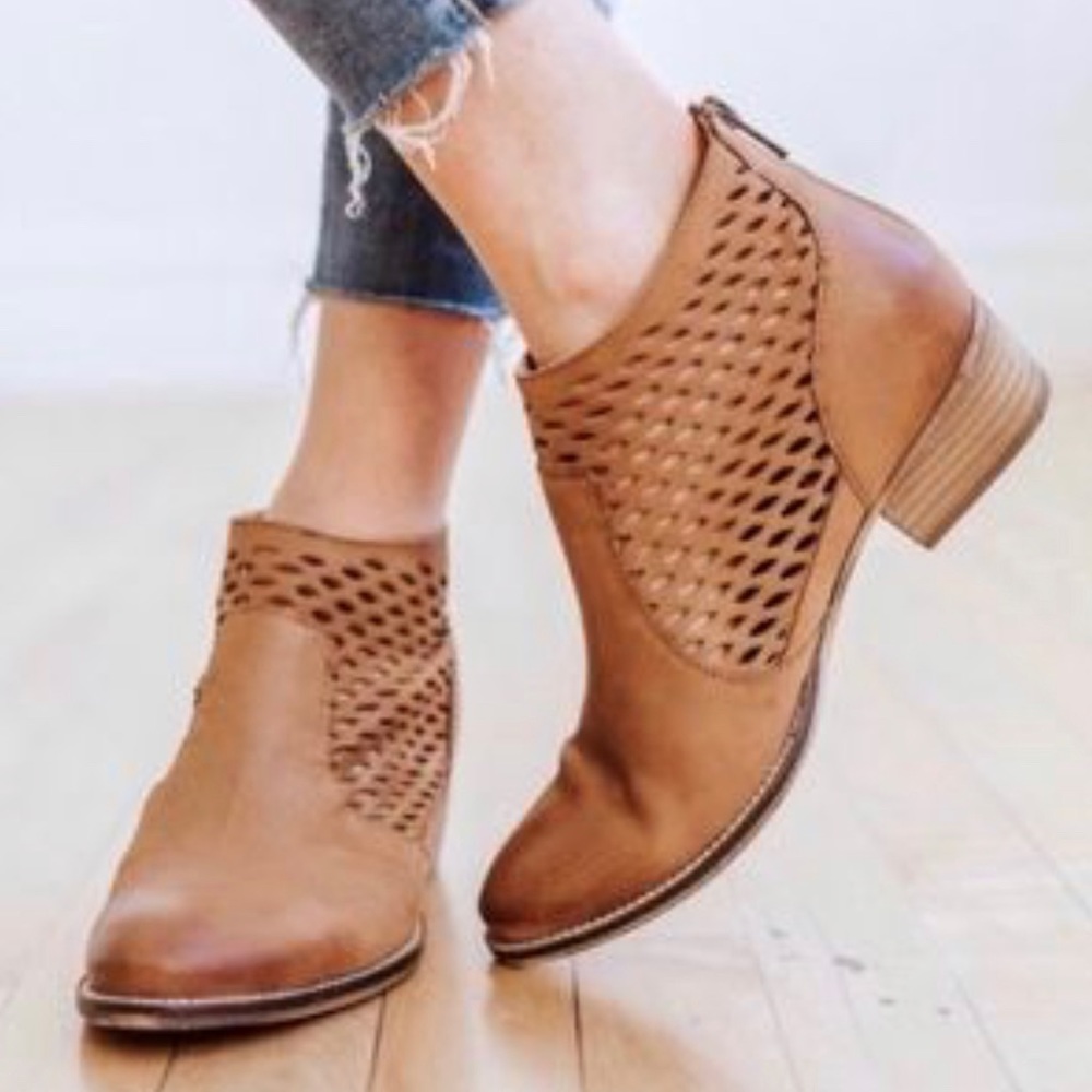 Seychelles Tan Ankle Booties